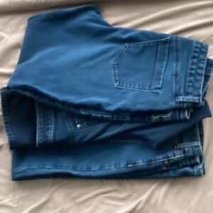 Bandolino Women’s Deep Blue Jeans Amy size 14. 3 pair for $20.